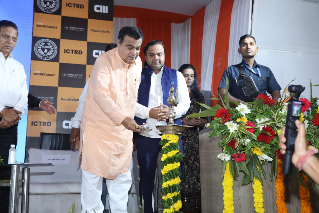 Nitinji Gadkari with Dr. Ketan Mohitkar