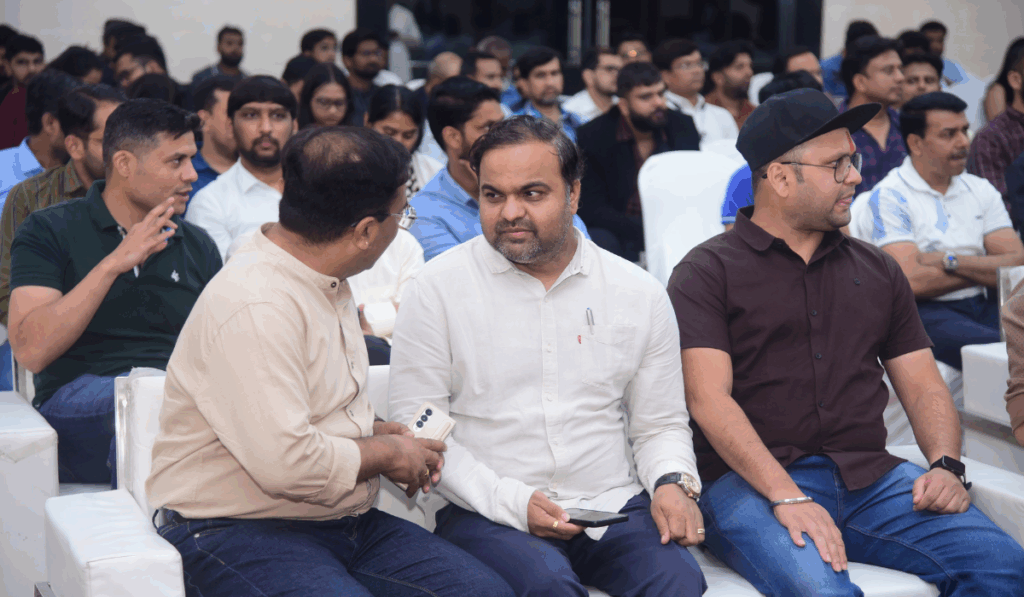 Dr. Ketan Mohitkar, Director of CIII and organiser of the Innovators Meet, interacting with attendees during the event